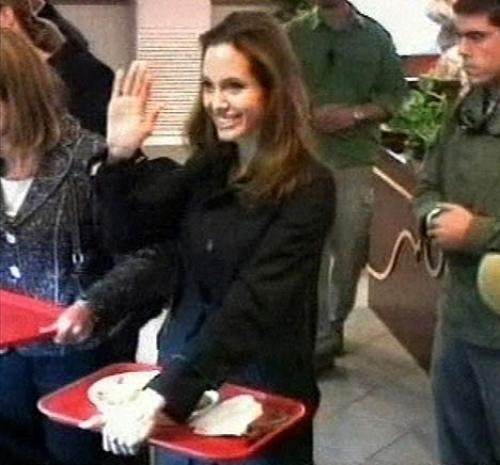 Анджелина Джоли в Ираке Анджелина Джоли в Ираке